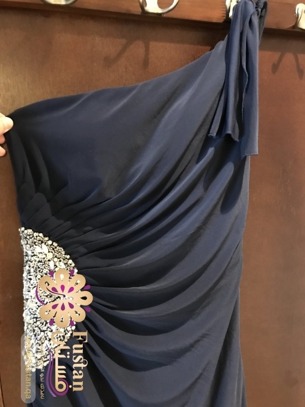 فستان سهرة ازرق داكن راقي 