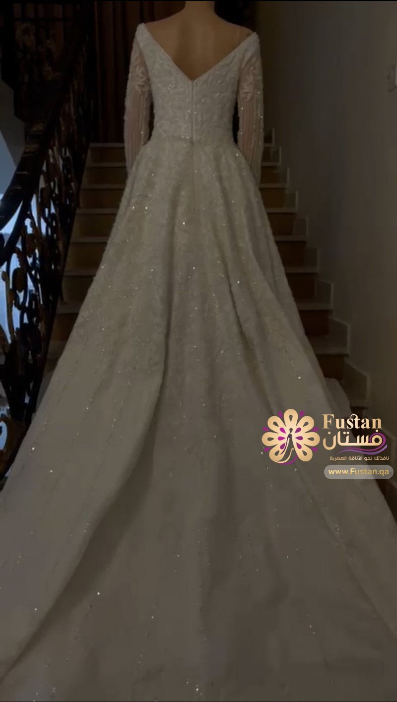 فستان للبيع