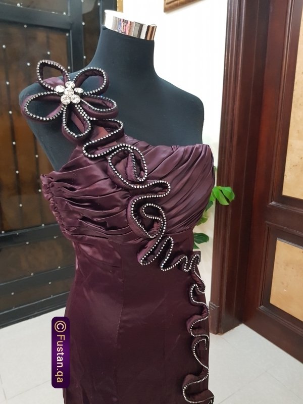 فستان حفلات طويل 