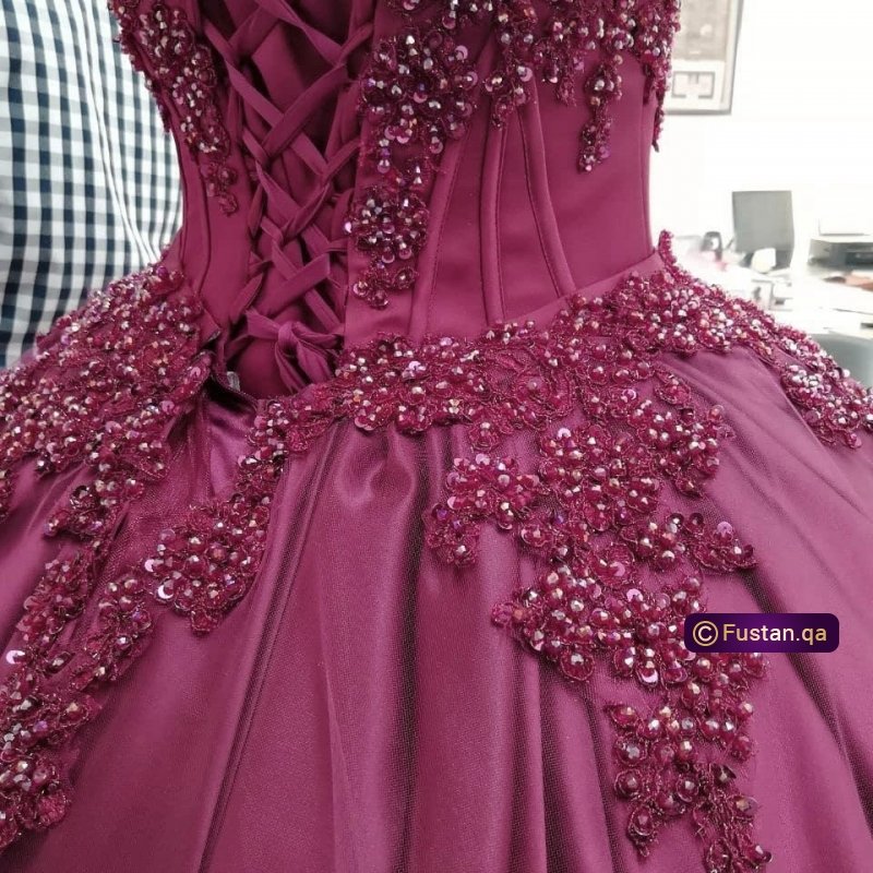 فستان سهرة مصمم في تركيا بذوق لبناني 