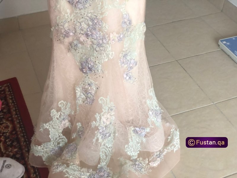 فستان سهره لبسه واحده ساعتين