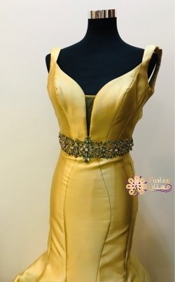 فستان للبيع