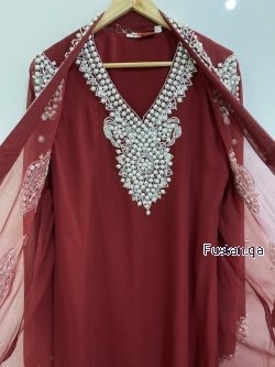 عباية مطرزة بالؤلؤ قطعتين
