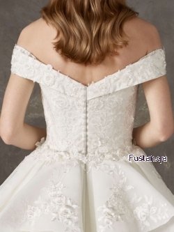 فستان عرس من Pronovias للبيع او الايجار