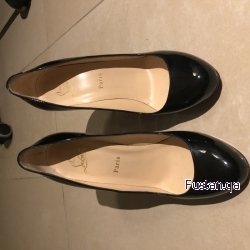 حذاء ستاتي ماركة “ Louboutin “ 