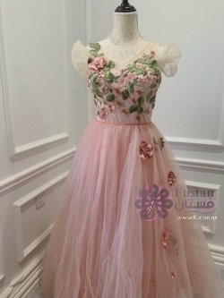فستان وردي