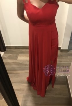 فستان سهرة أحمر طويل