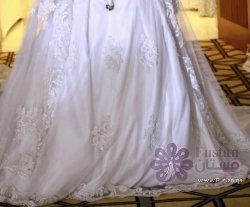 فستان زفاف للبيع