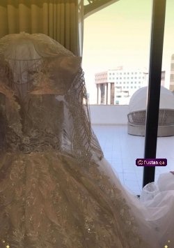 فستان زفاف استخدام مره واحدة لمدة اربع ساعات 