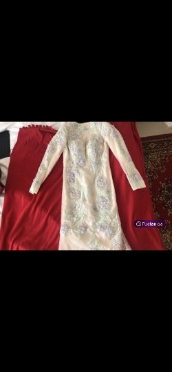 فستان سهره لبسه واحده ساعتين