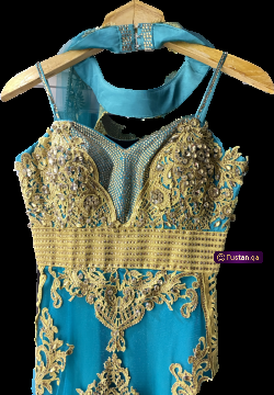 فستان ملكة لبس ٣ ساعات 